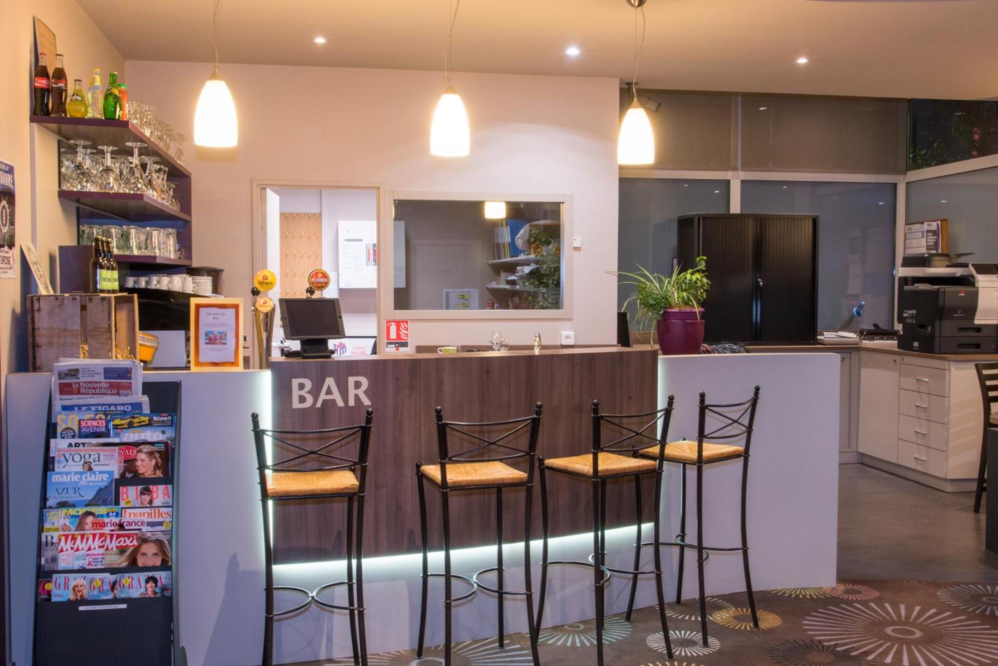 Brit Hotel Tours Sud - Le Cheops Joué-lés-Tours Buitenkant foto