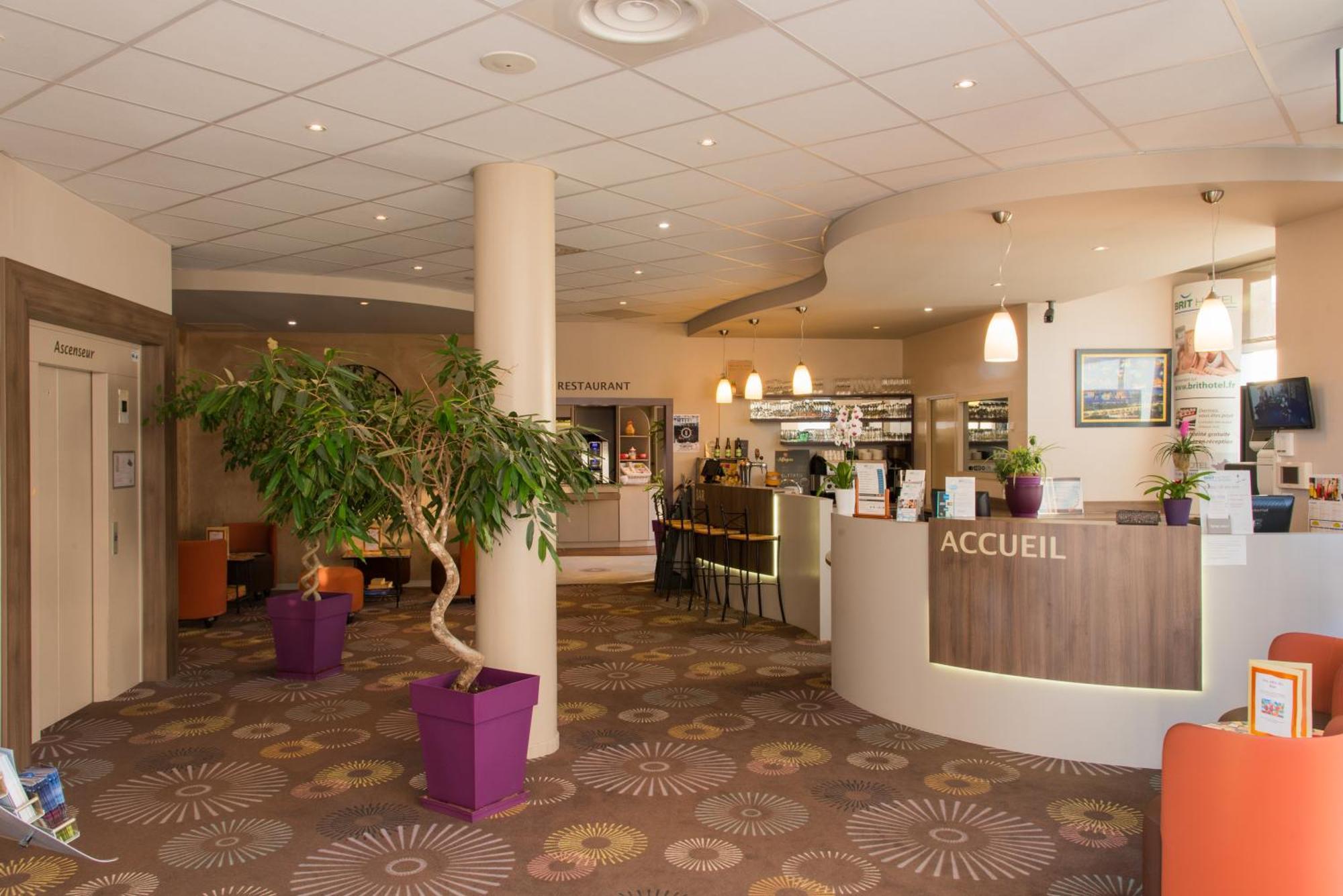 Brit Hotel Tours Sud - Le Cheops Joué-lés-Tours Buitenkant foto