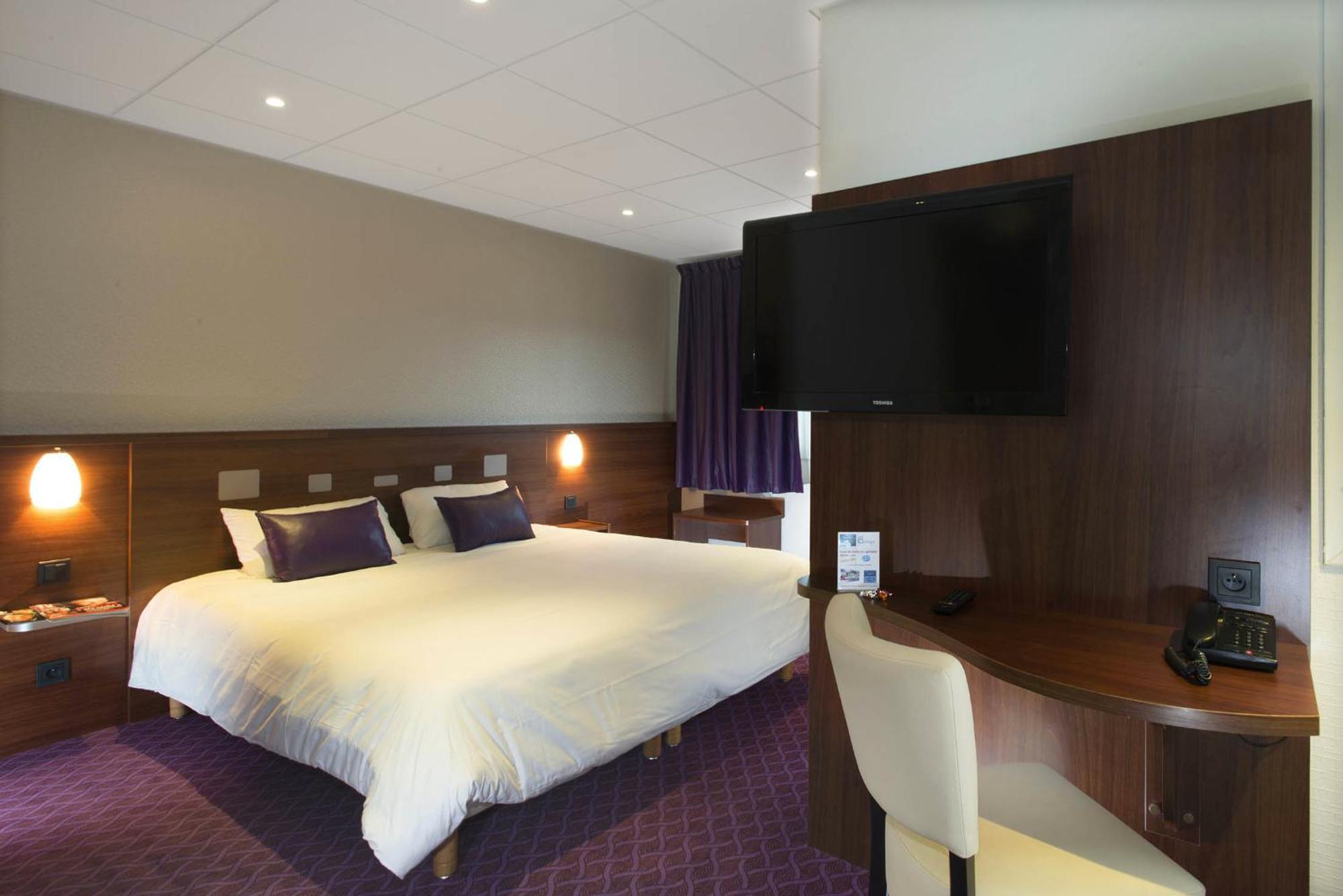 Brit Hotel Tours Sud - Le Cheops Joué-lés-Tours Buitenkant foto