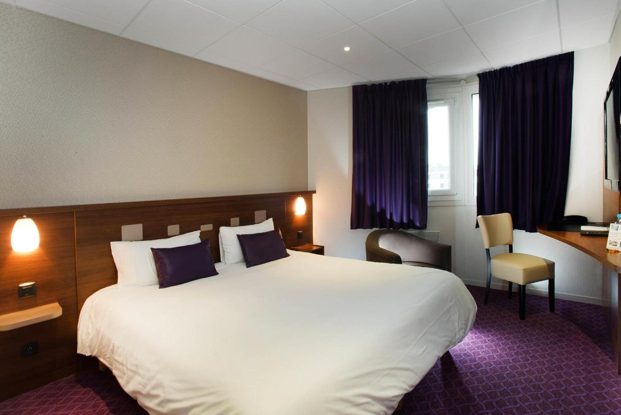 Brit Hotel Tours Sud - Le Cheops Joué-lés-Tours Buitenkant foto