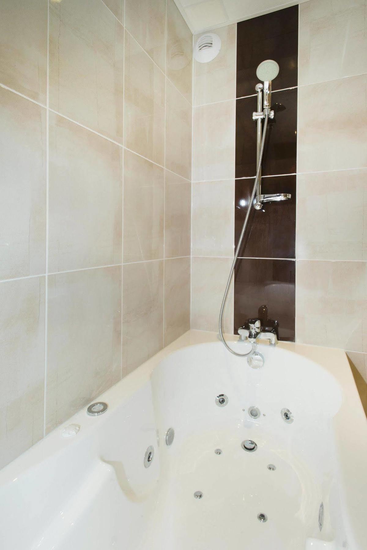 Brit Hotel Tours Sud - Le Cheops Joué-lés-Tours Buitenkant foto
